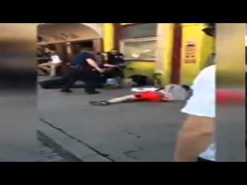 لحظة هروب رجل مكبل اليدين من الشرطة بعد اعتقاله