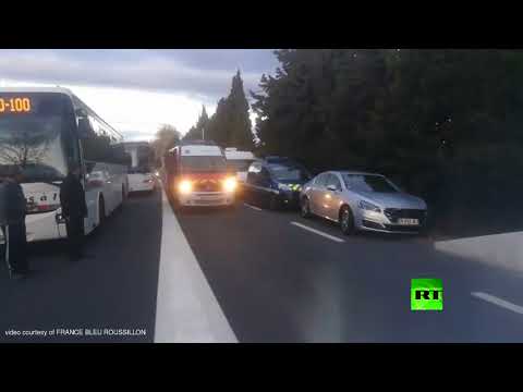 شاهد مقتل أربعة أطفال جراء اصطدام حافلة مدرسية بقطار جنوب فرنسا