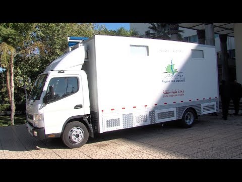 شاهد تسليم وحدة طبية متنقلة لإقليم إفران