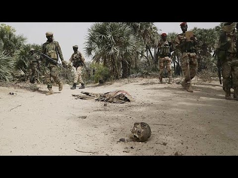 مقتل 10 أشخاص في اشتباك بين عصابة مسلحة والشرطة