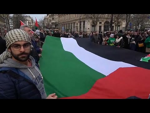 شاهد تجدد الاحتجاجات في باريس ضد قرار ترامب