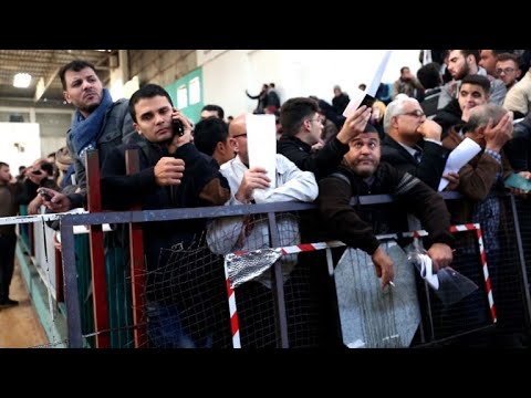 شاهد السلطات المصرية تعيد فتح معبر رفح استثنائيا للحالات الإنسانية