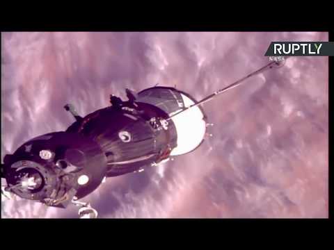 شاهد مركبة سويوز إف غي تلتحم بالمحطة الفضائية الدولية