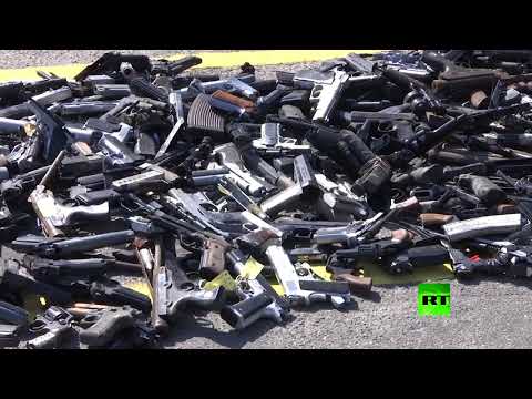 شاهد الجيش البرازيلي يدمر كميات كبيرة من الأسلحة غير الشرعية