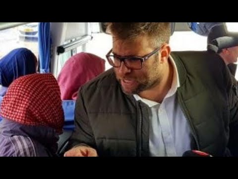 شاهد نائب إسرائيلي يصف المعتقلين بالحشرات والكلاب