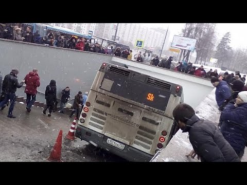 شاهد عملية دهس دامية بواسطة حافلة في موسكو