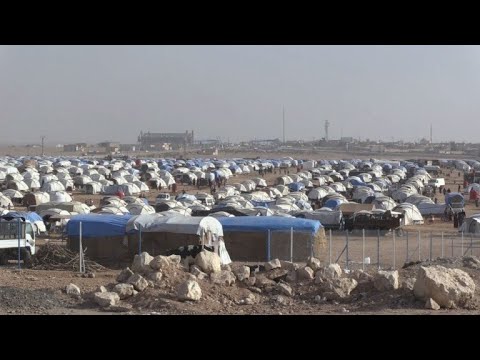 شاهد نازحون سوريون يواجهون برد الشتاء في ظروف صعبة