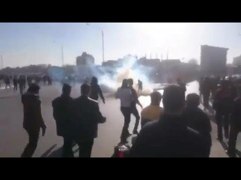 شاهد احتجاجات في إيران بسبب ارتفاع الأسعار