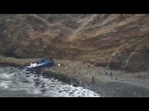 شاهد 48 قتيلاً على الأقل جراء سقوط حافلة