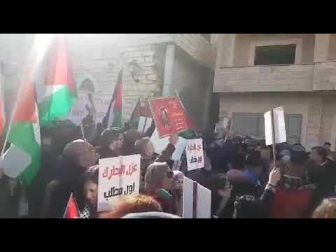 شاهد  اعتراض موكب بطريرك الروم الأرثوذكس كيريوس ثيوفيلو