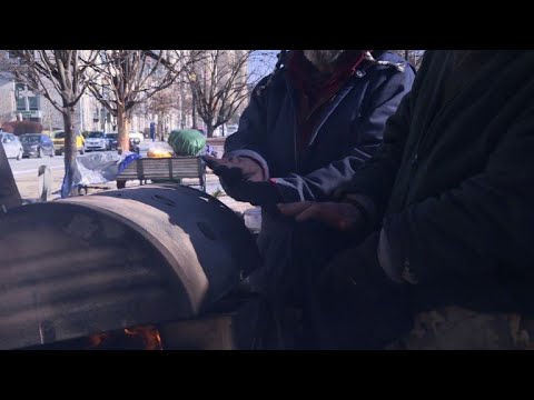 بالفيديو بيت أميركي عبارة عن خيمة صقيع