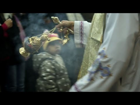 بالفيديو أقباط مصر يحيون قداس الميلاد