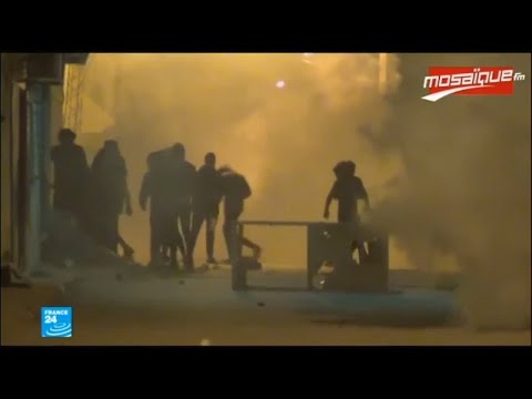 شاهد الاحتجاجات مستمرة في تونس