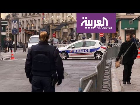 شاهد الشرطة الفرنسية تستعيد مجوهرات الريتز المسروقة