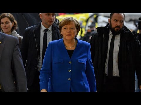 اتفاق مبدئي بين ميركل والاشتراكيين الديمقراطيين