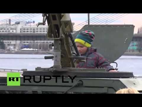 وصول المدرعات الأميركية إلى لاتفيا