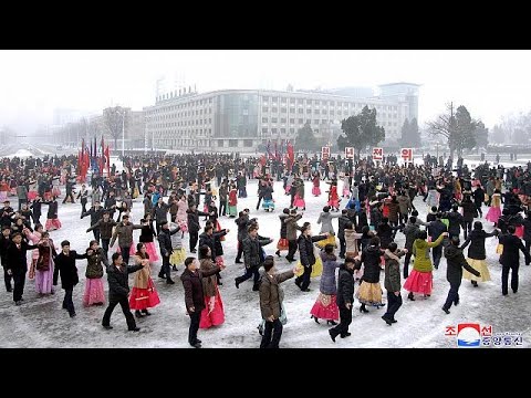 شاهد مسؤولو كوريا الشمالية يمارسون الرياضة