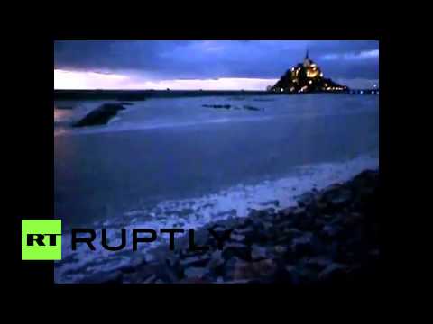 مد القرن في فرنسا يجلب آلاف المشاهدين