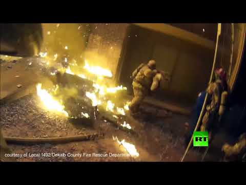 شاهد إنقاذ طفل أثناء اندلاع حريق