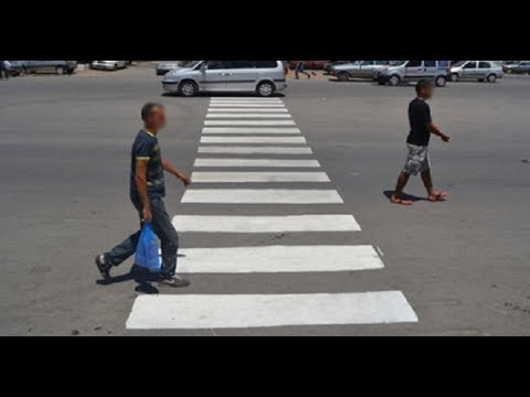 شاهد سلوكيات الراجلين في الشارع المغربي