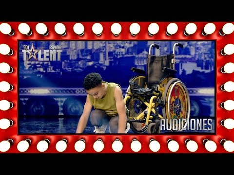 شاهد طفل مغربي مُقعد يُبهر الجميع برقصة مثيرة