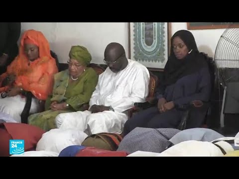 شاهد رئيس ليبيريا جورج ويا يحضر صلاة الجمعة في مونروفيا