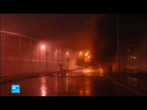 شاهد احتجاجات حراس السجون الفرنسية مستمرة