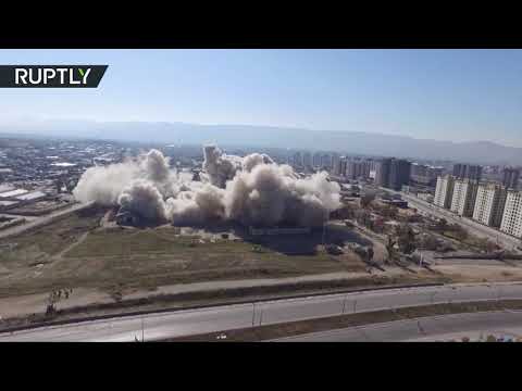 شاهد صوامع الغلال في السليمانية شمال العراق تنهار في ثوان معدودة