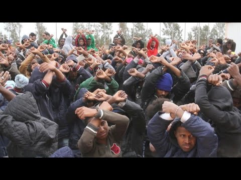 شاهد المهاجرون غير الشرعيين في غريان يتظاهرون رفضًا لاحتجازهم