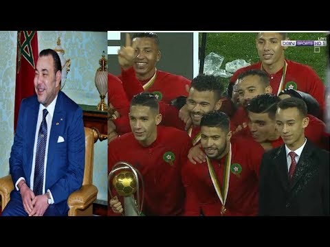 الملك محمد السادس يقدم التهنئة إلى لاعبي المنتخب المغربي