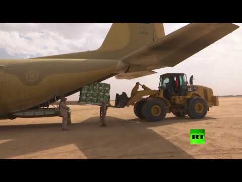 شاهد وصول مساعدات إنسانية من السعودية إلى مأرب اليمنية