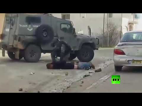 شاهد إصابات في مواجهات حلحول عقب مقتل فلسطيني