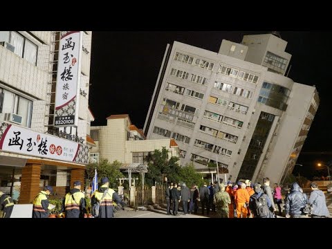 شاهدخمسة قتلى على الأقل ونحو مئة مفقود في زلزال عنيف ضرب تايوان