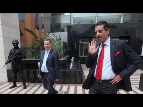 شاهد رجال الخيام يضربون بقــوة وما حصولوا عليه لا يصدق