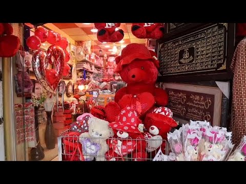 شاهد عيد الحب يرفرف مجددًا باجنحته فوق الموصل بعد حظره من طرف داعش