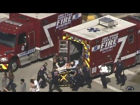 شاهد لحظة إطلاق النار داخل ثانوية دوغلاس في فلوريدا