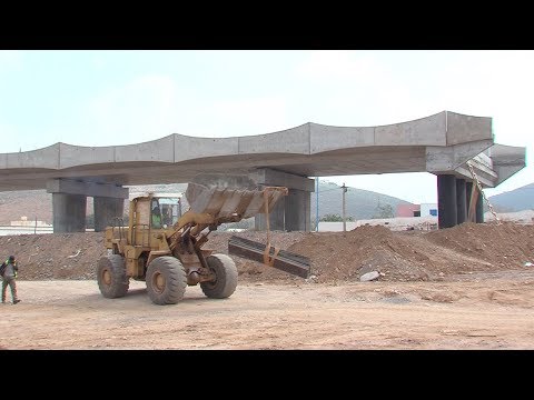 شاهد السيد اعمارة يتفقد أشغال بناء وتهيئة وتأهيل بنيات تحتية بسيدي إفني