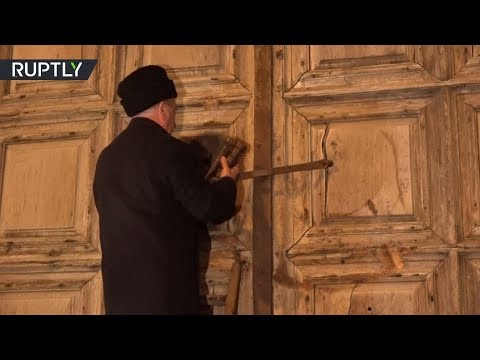 إعادة فتح كنيسة القيامة في القدس