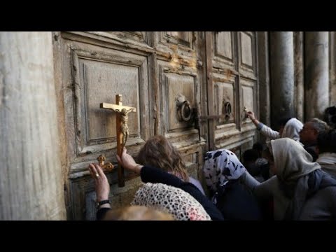 شاهد كنيسة القيامة في القدس تعيد فتح أبوابها من جديد أمام المصلين