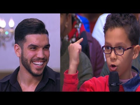 شاهد سؤال جريء وكوميدي من طفل صغير لوليد أزارو في الأستوديو