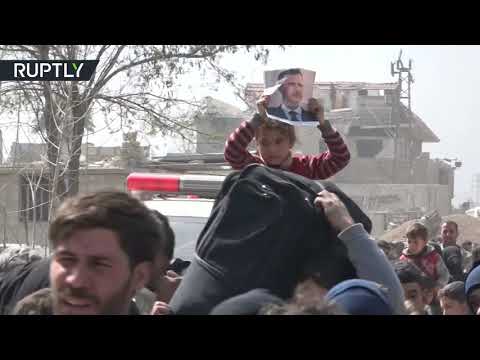 شاهد آلاف المدنيين يغادرون الغوطة الشرقية