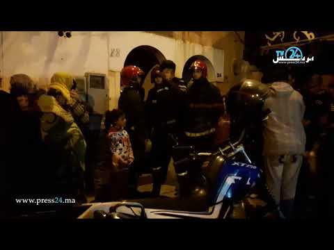 شاهد لحظة إخراج جثة الشاب المنتحر في حي مولاي رشيد في الدار البيضاء