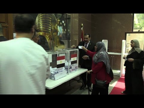 شاهد المصريون في الخارج يدلون بأصواتهم في انتخابات الرئاسة