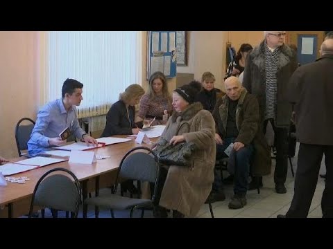 الناخبون الروس يتوجهون إلى مراكز الاقتراع