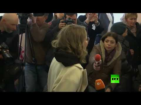 كسينيا سوبتشاك تدلي بصوتها في الانتخابات الروسية