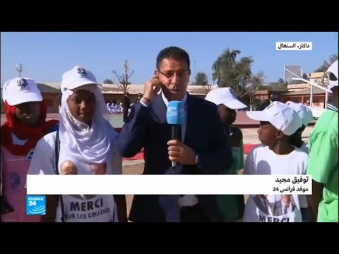 الرئيس الفرنسي إيمانويل ماكرون في داكار للبحث في التعليم والبيئة