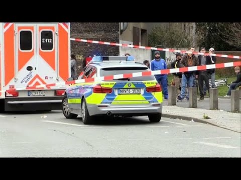 شاهد جرحى جراء تصادم قطارين في ألمانيا