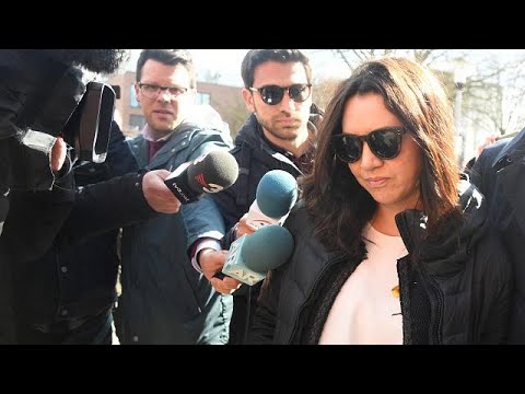 شاهد زوجة بودغمونت تزوره في سجنه