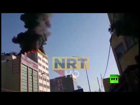 شاهد وفاة شخص في حريق كبير التهم فندقا في أربيل