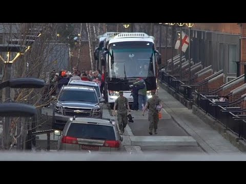 مغادرة دبلوماسيين أميركيين لمجمع السفارة في موسكو